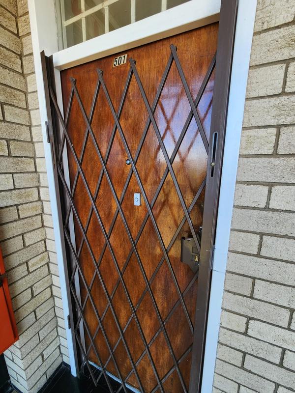 1 Bedroom Property for Sale in Dowerglen Gauteng