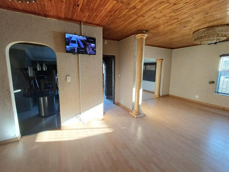 4 Bedroom Property for Sale in Laudium Gauteng