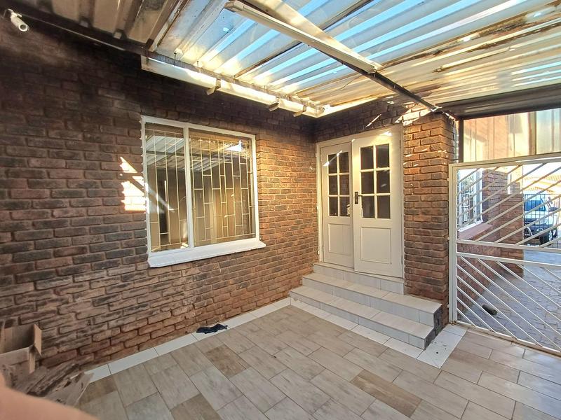 4 Bedroom Property for Sale in Laudium Gauteng