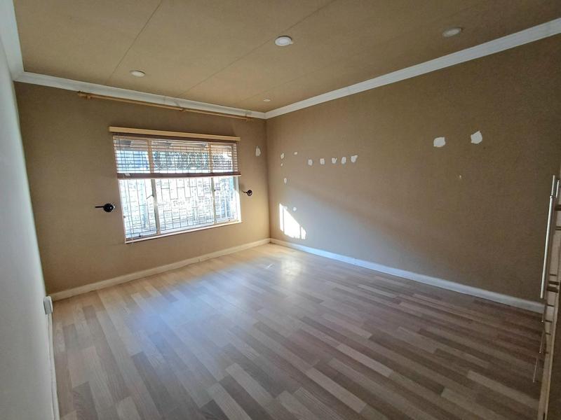 4 Bedroom Property for Sale in Laudium Gauteng