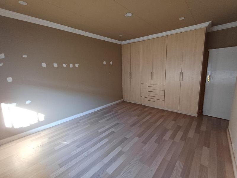 4 Bedroom Property for Sale in Laudium Gauteng