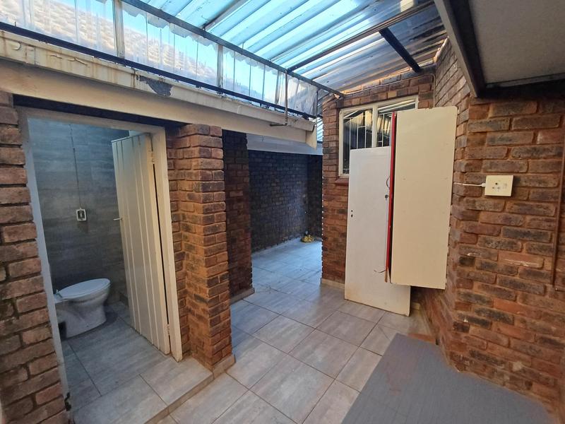4 Bedroom Property for Sale in Laudium Gauteng