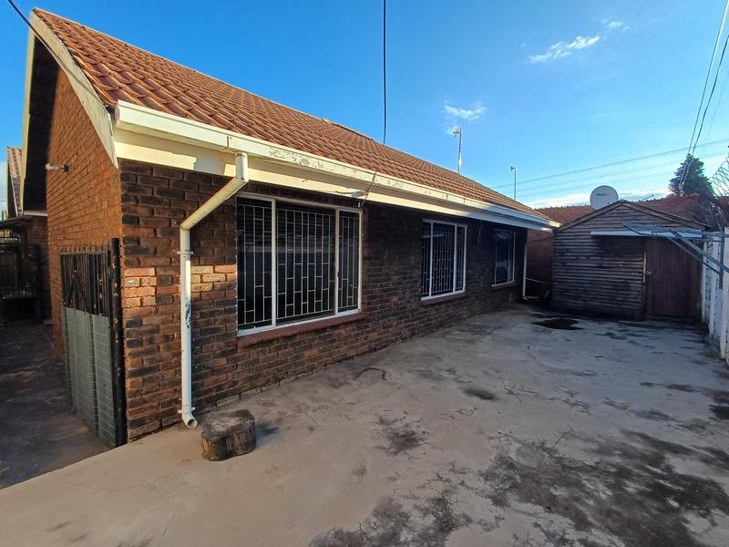 4 Bedroom Property for Sale in Laudium Gauteng