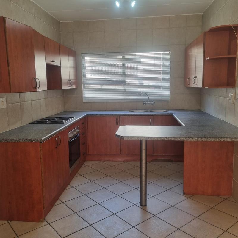 2 Bedroom Property for Sale in Sunninghill Gauteng