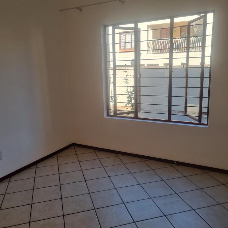 2 Bedroom Property for Sale in Sunninghill Gauteng