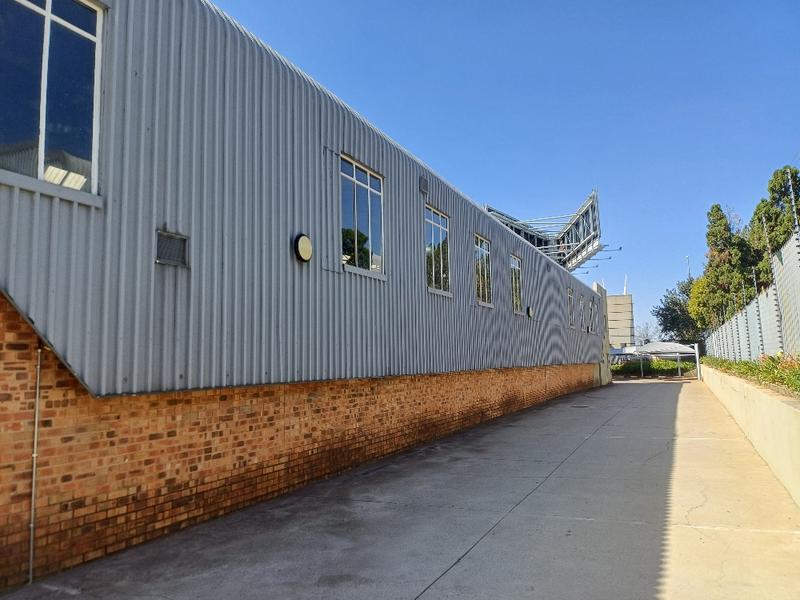 To Let Commercial Property for Rent in Rooihuiskraal Gauteng