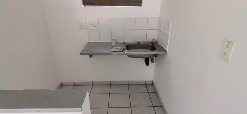 To Let Commercial Property for Rent in Silvertondale Gauteng