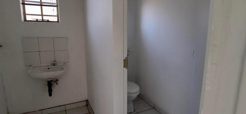 To Let Commercial Property for Rent in Silvertondale Gauteng