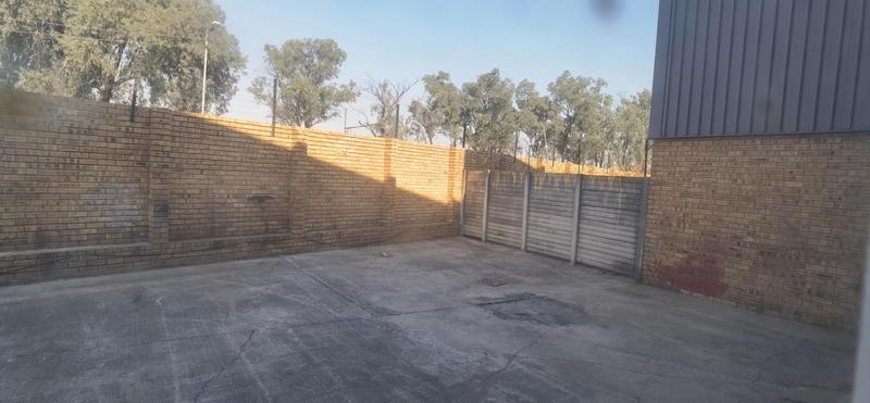 To Let Commercial Property for Rent in Silvertondale Gauteng