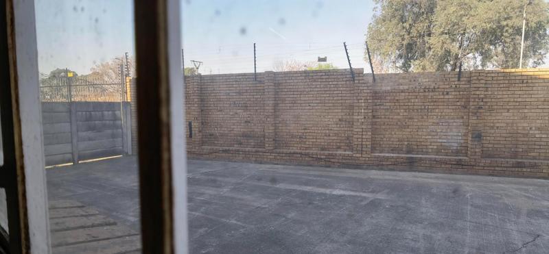 To Let Commercial Property for Rent in Silvertondale Gauteng
