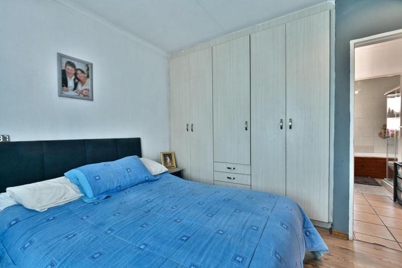 2 Bedroom Property for Sale in New Redruth Gauteng