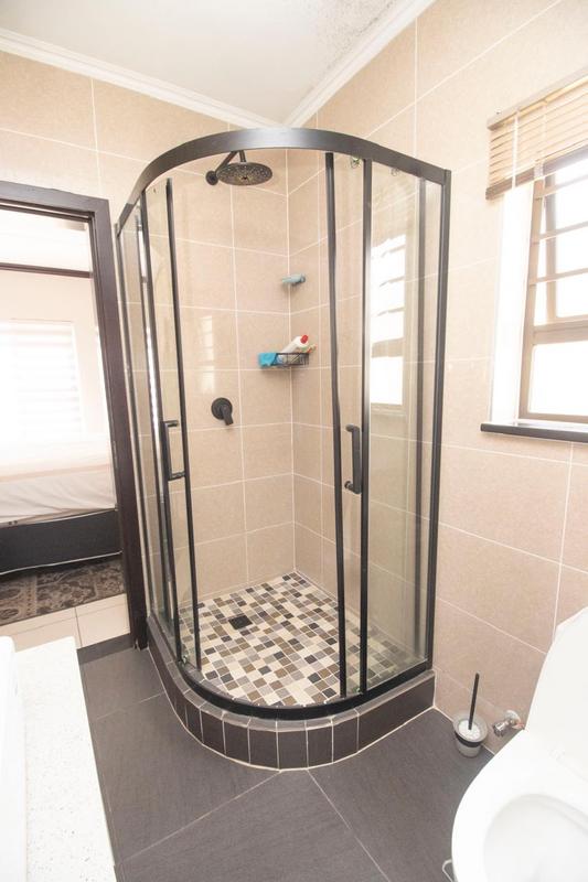 To Let 1 Bedroom Property for Rent in Broadacres Gauteng