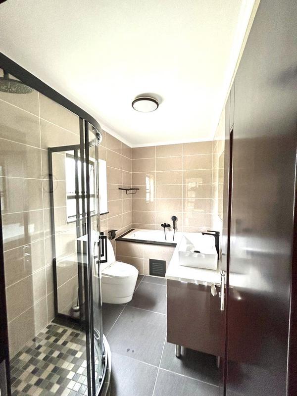 3 Bedroom Property for Sale in Carlswald Gauteng