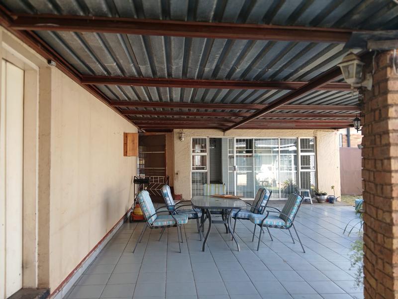 3 Bedroom Property for Sale in Rustivia Gauteng