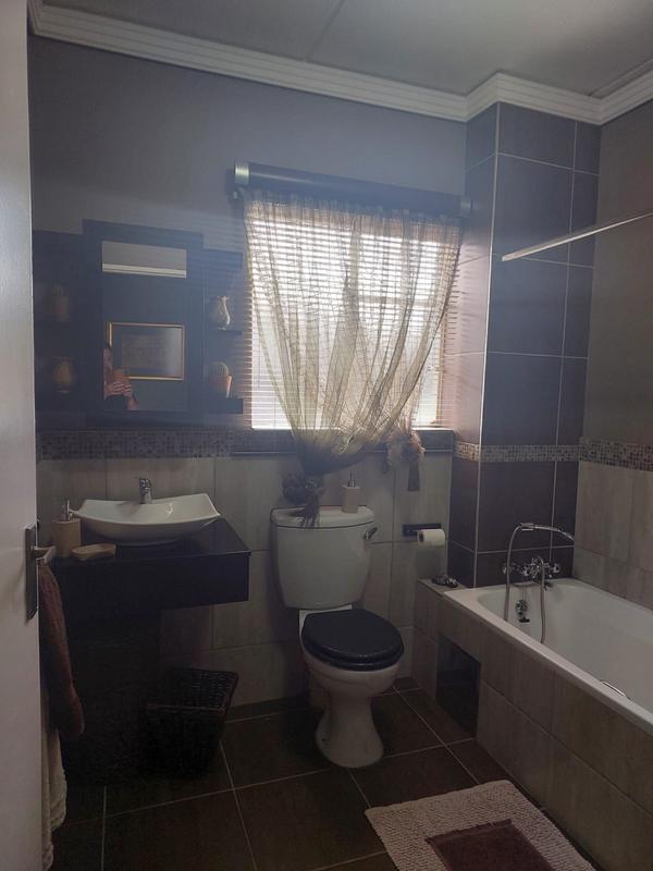 2 Bedroom Property for Sale in Benoni North Gauteng
