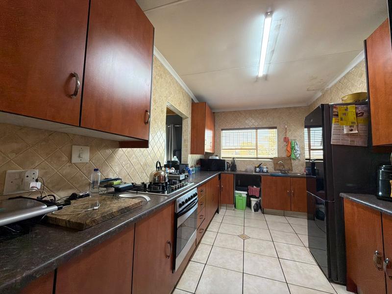 To Let 3 Bedroom Property for Rent in Sunward Park Gauteng
