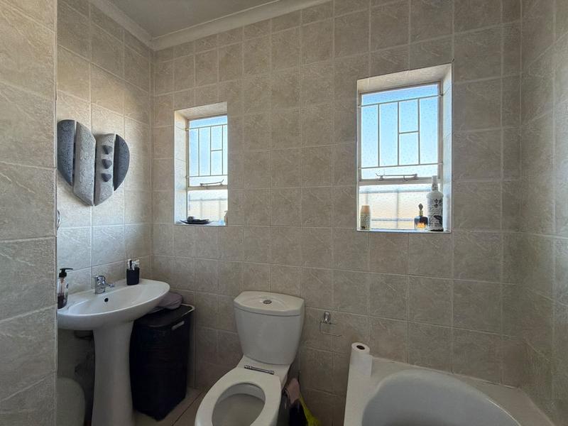 To Let 3 Bedroom Property for Rent in Sunward Park Gauteng