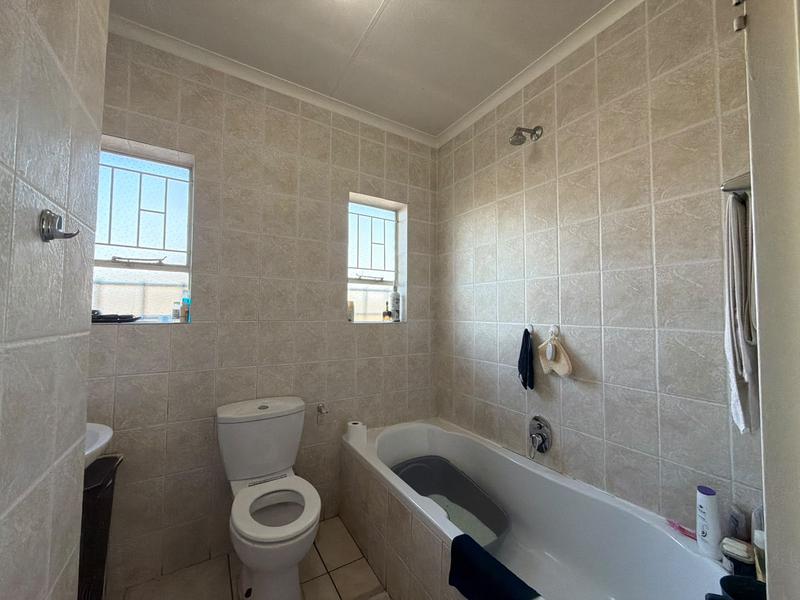 To Let 3 Bedroom Property for Rent in Sunward Park Gauteng
