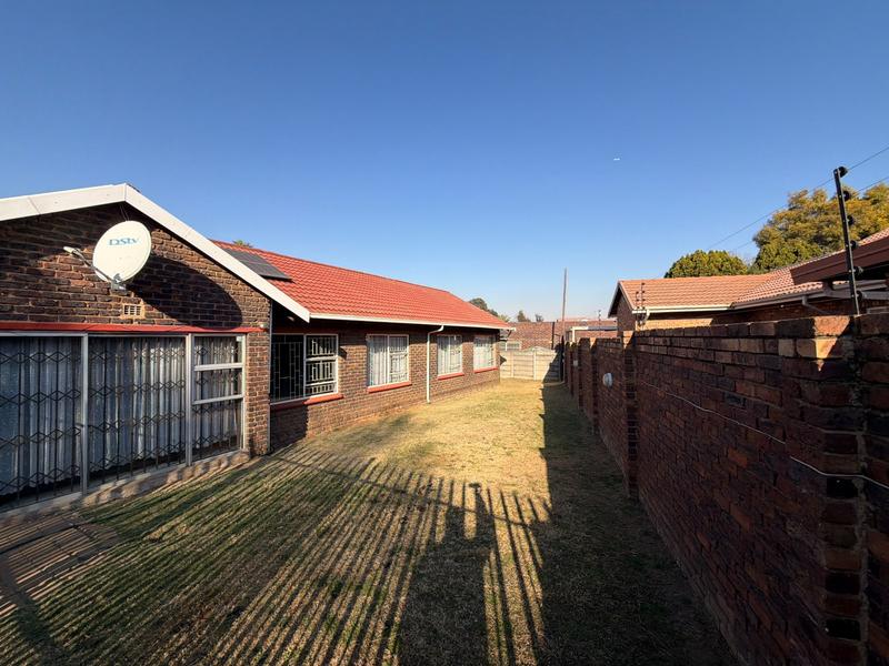 To Let 3 Bedroom Property for Rent in Sunward Park Gauteng