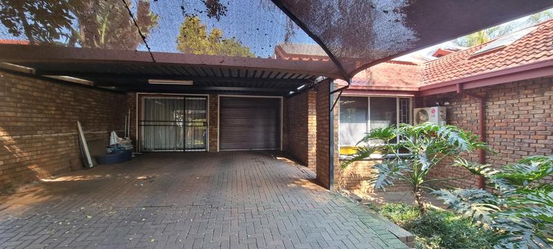 4 Bedroom Property for Sale in Wierda Park Gauteng