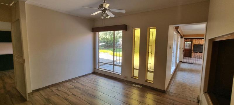 4 Bedroom Property for Sale in Wierda Park Gauteng