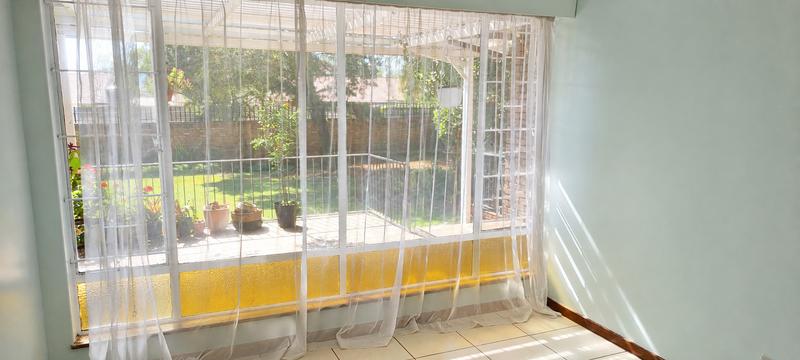 4 Bedroom Property for Sale in Wierda Park Gauteng
