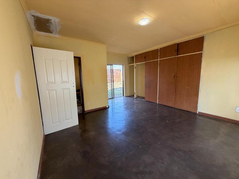 5 Bedroom Property for Sale in Mamelodi Gauteng
