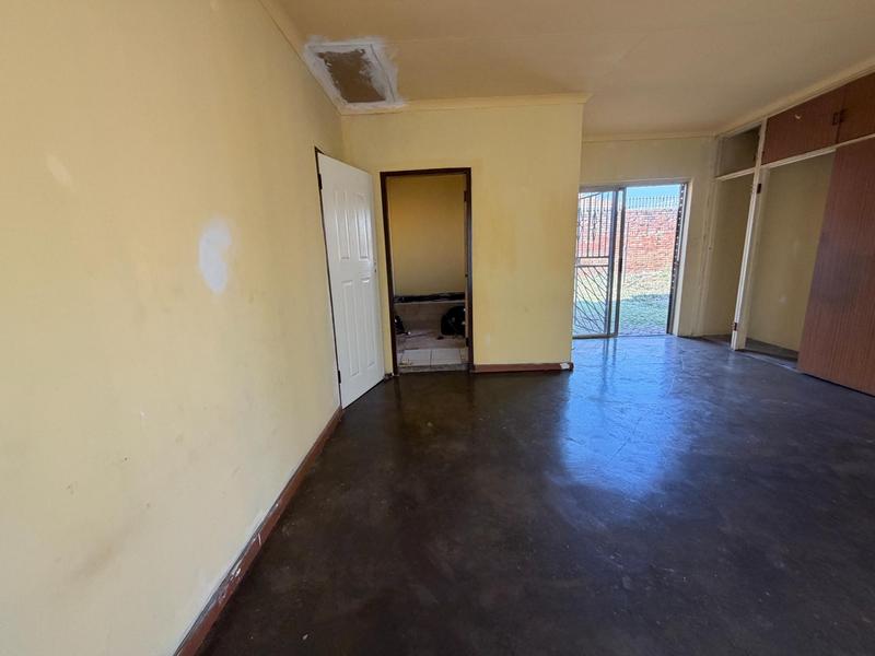 5 Bedroom Property for Sale in Mamelodi Gauteng
