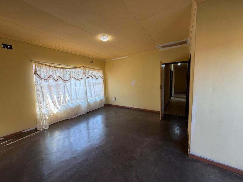5 Bedroom Property for Sale in Mamelodi Gauteng