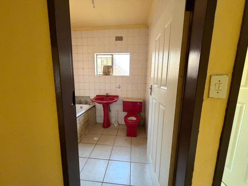5 Bedroom Property for Sale in Mamelodi Gauteng