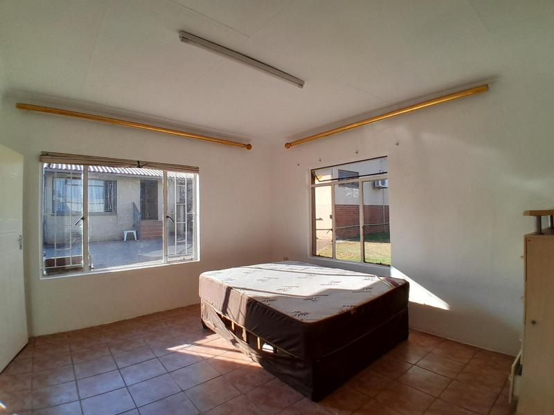 To Let 1 Bedroom Property for Rent in Valhalla Gauteng