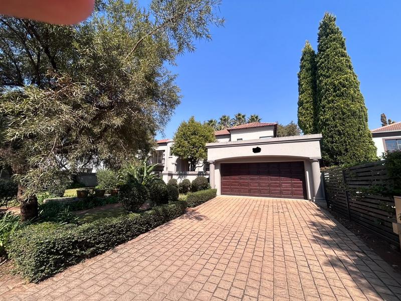 To Let 4 Bedroom Property for Rent in Silver Lakes Golf Estate Gauteng