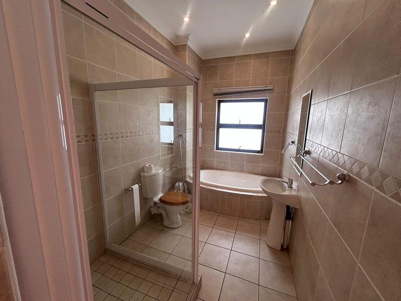 To Let 4 Bedroom Property for Rent in Silver Lakes Golf Estate Gauteng