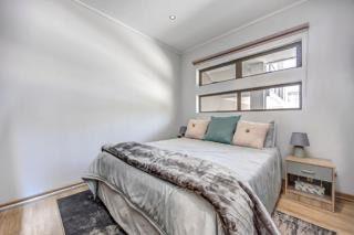 2 Bedroom Property for Sale in Sandton Central Gauteng