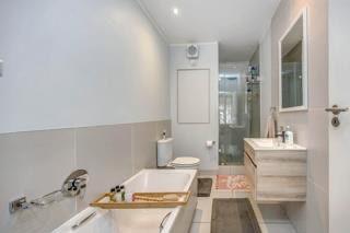 2 Bedroom Property for Sale in Sandton Central Gauteng