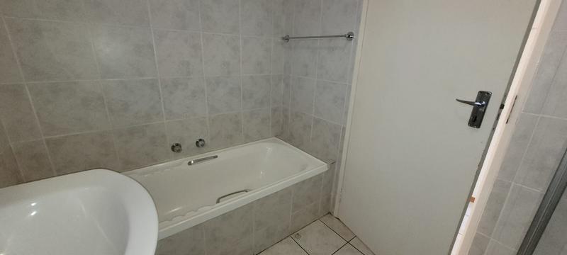 2 Bedroom Property for Sale in Bassonia Gauteng