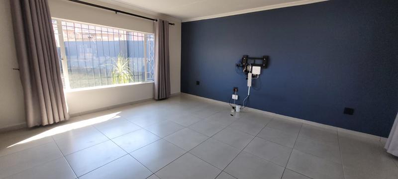 3 Bedroom Property for Sale in Mulbarton Gauteng