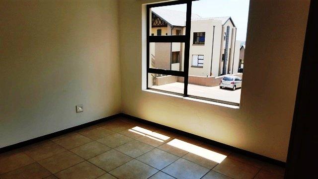 To Let 2 Bedroom Property for Rent in Ruimsig Gauteng