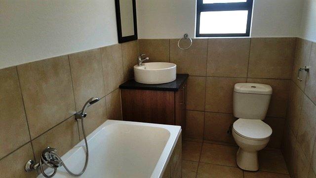 To Let 2 Bedroom Property for Rent in Ruimsig Gauteng