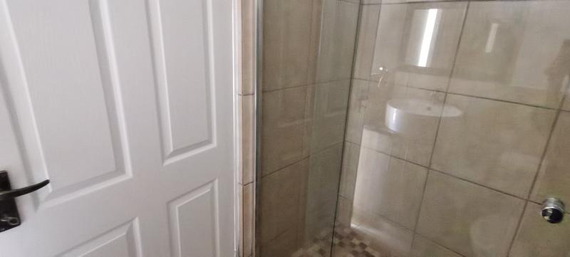 To Let 2 Bedroom Property for Rent in Ruimsig Gauteng
