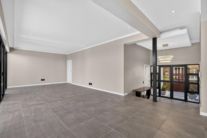 3 Bedroom Property for Sale in Sandhurst Gauteng