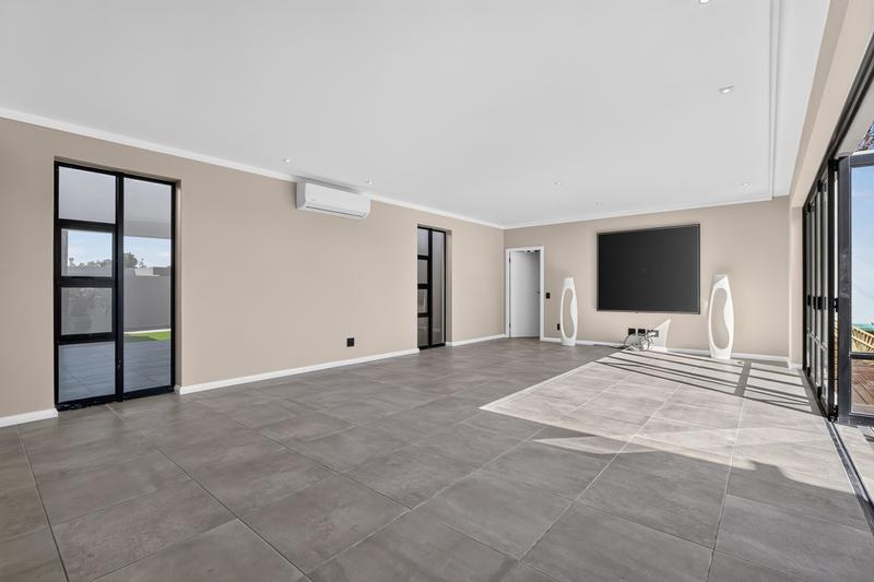 3 Bedroom Property for Sale in Sandhurst Gauteng
