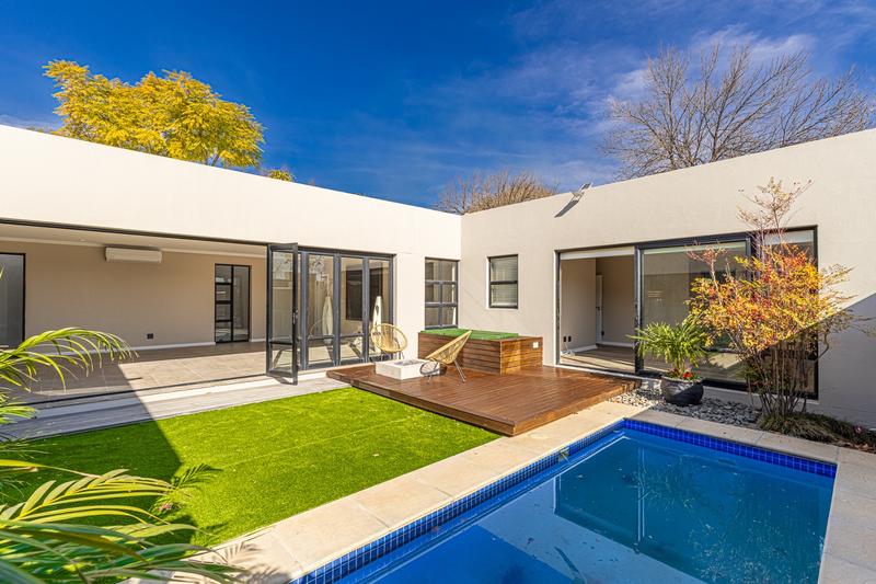 3 Bedroom Property for Sale in Sandhurst Gauteng