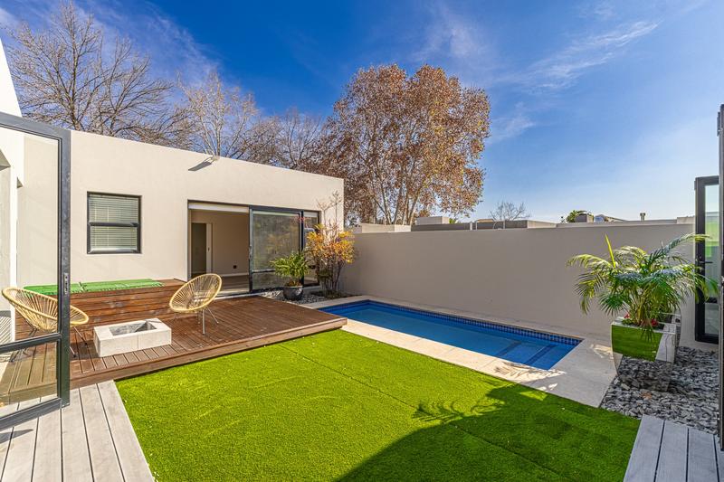 3 Bedroom Property for Sale in Sandhurst Gauteng