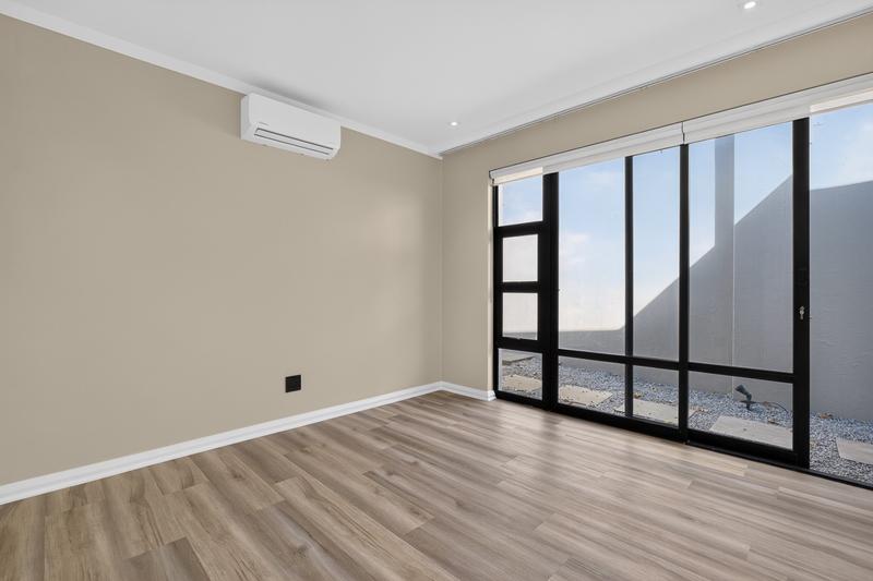 3 Bedroom Property for Sale in Sandhurst Gauteng