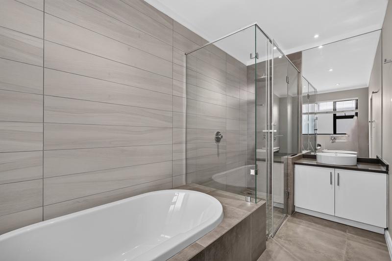 3 Bedroom Property for Sale in Sandhurst Gauteng