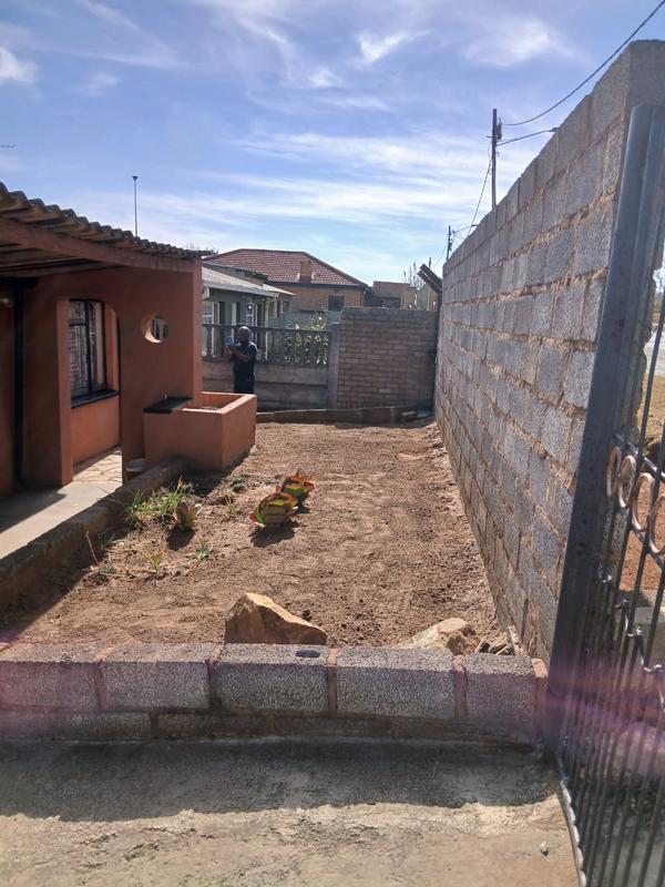 6 Bedroom Property for Sale in Dube Gauteng