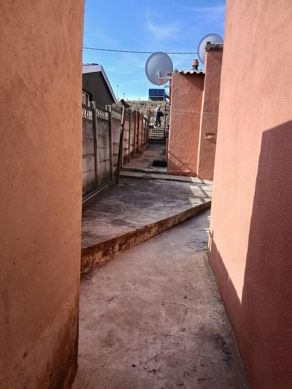 6 Bedroom Property for Sale in Dube Gauteng