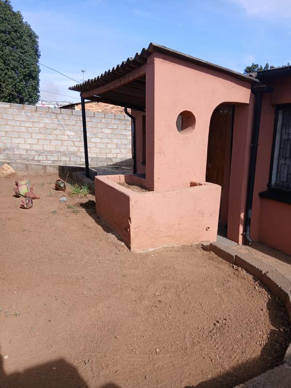 6 Bedroom Property for Sale in Dube Gauteng
