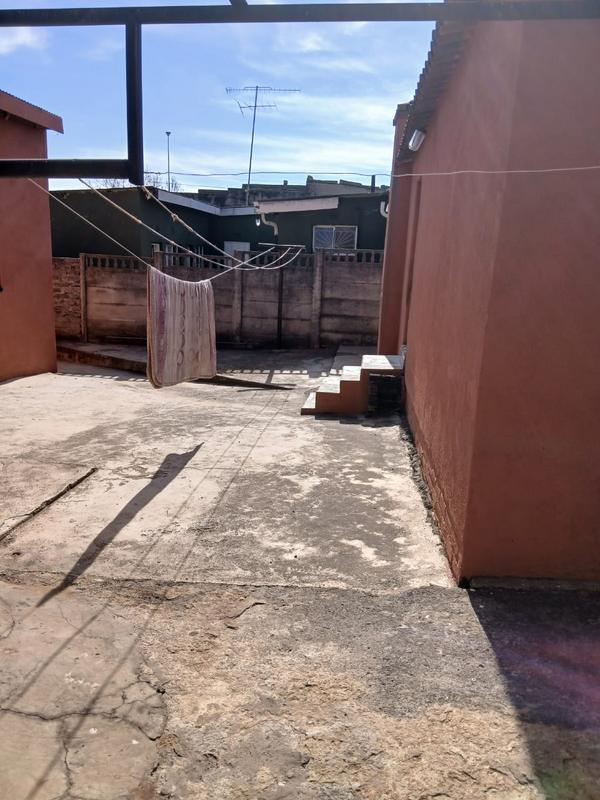 6 Bedroom Property for Sale in Dube Gauteng